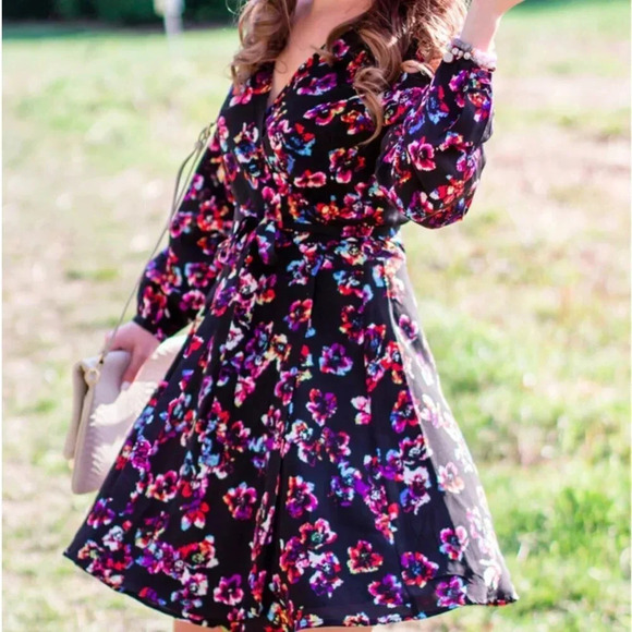 Yumi Kim Carla Wrap Dress Mini Long Sleeve Floral Butterfly Black Size Medium - Picture 5 of 12